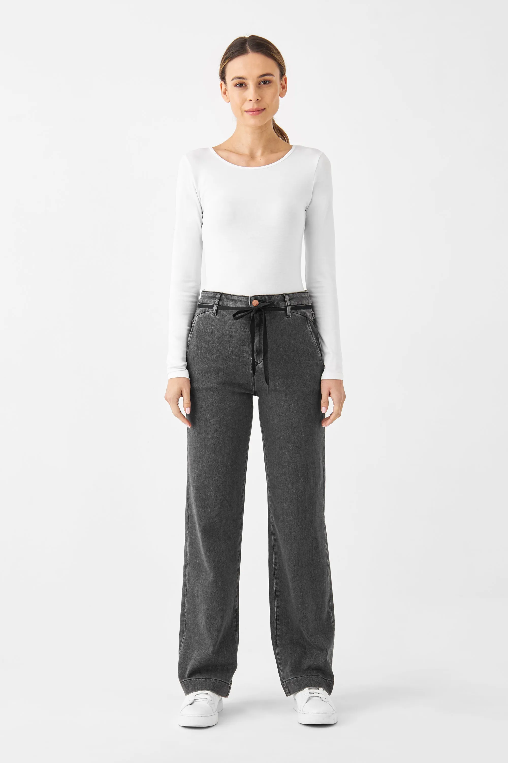 Dew Flared Soft Denim Jeans French Pocket Medium Grey