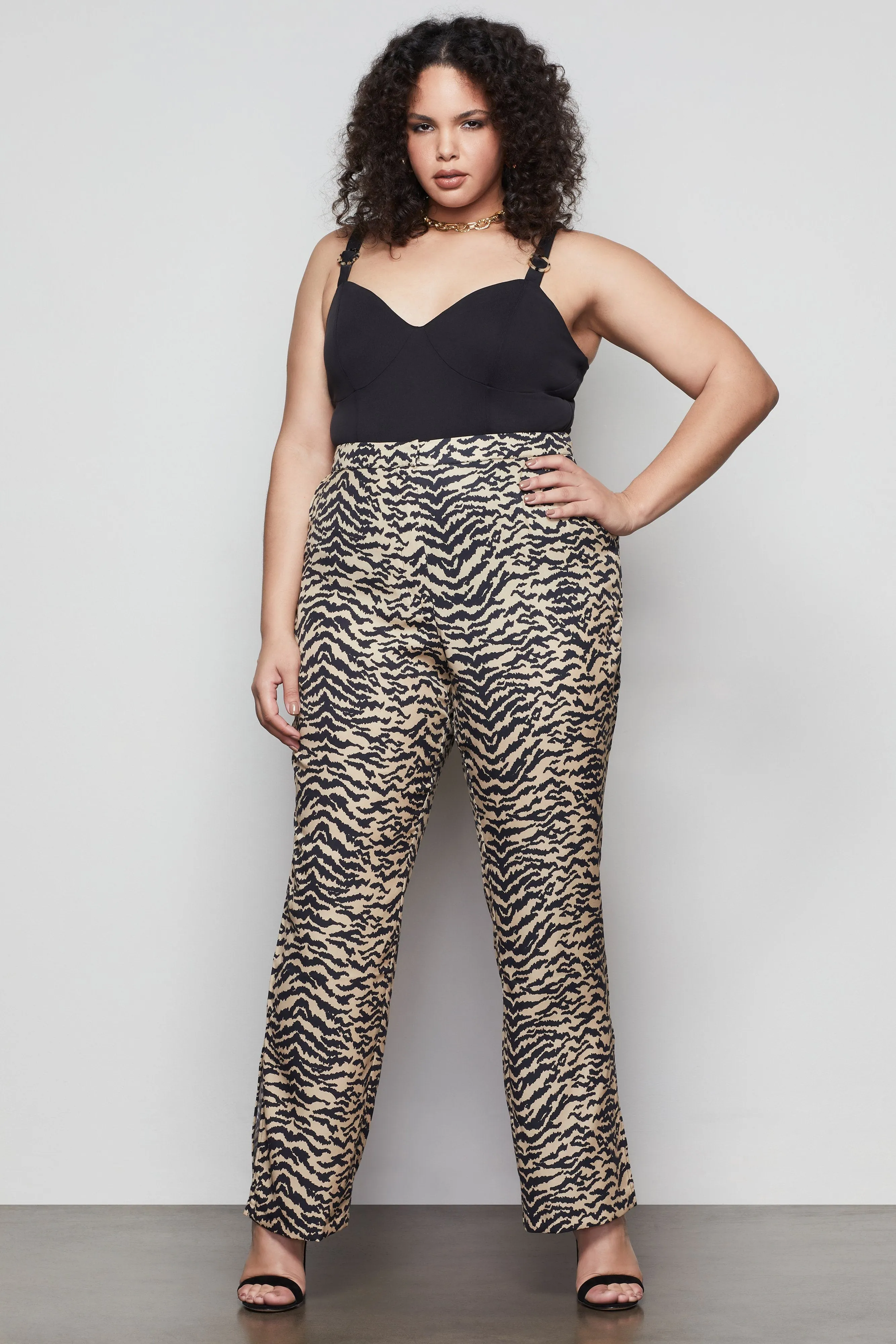 EXEC FLARED PANT | SAND ZEBRA001