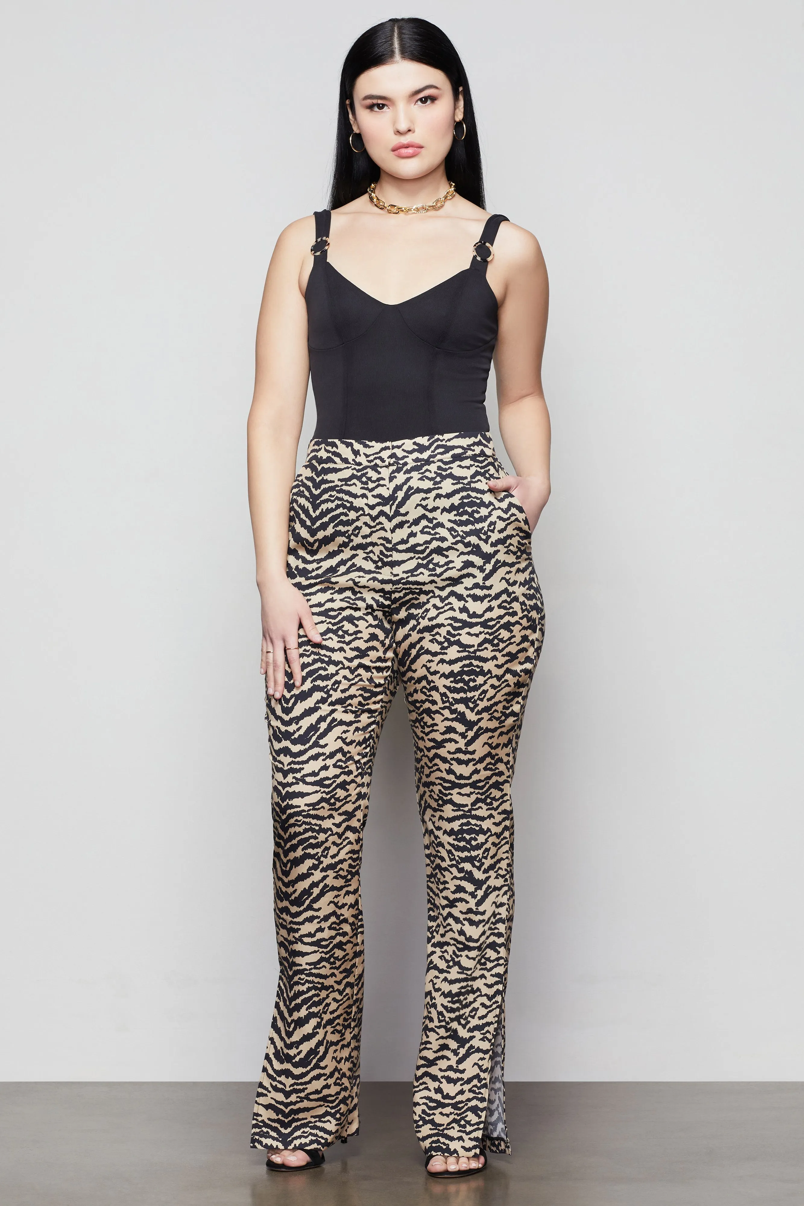 EXEC FLARED PANT | SAND ZEBRA001