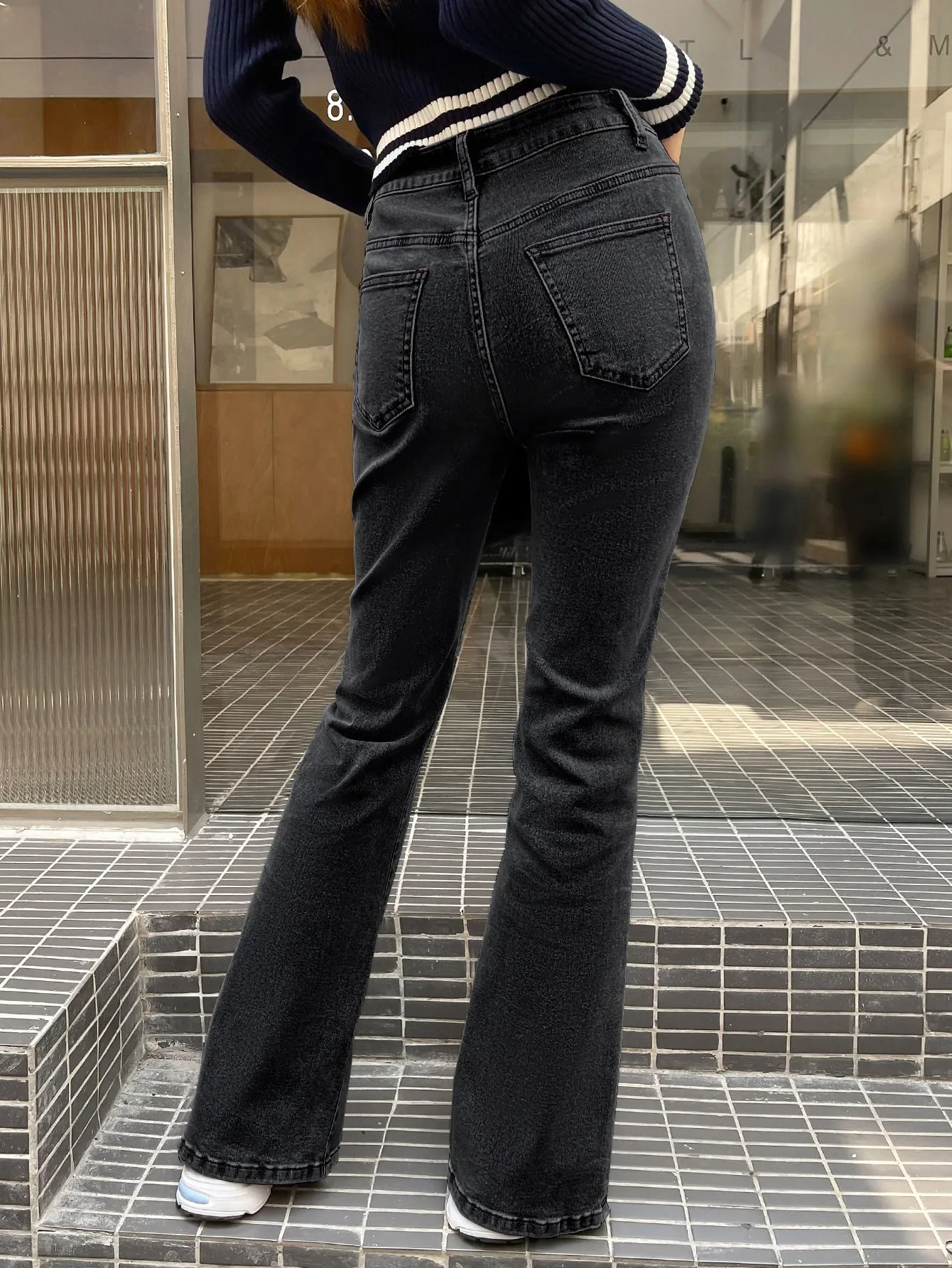 SHEIN DAZY Kpop Split Hem Flare Leg Jeans