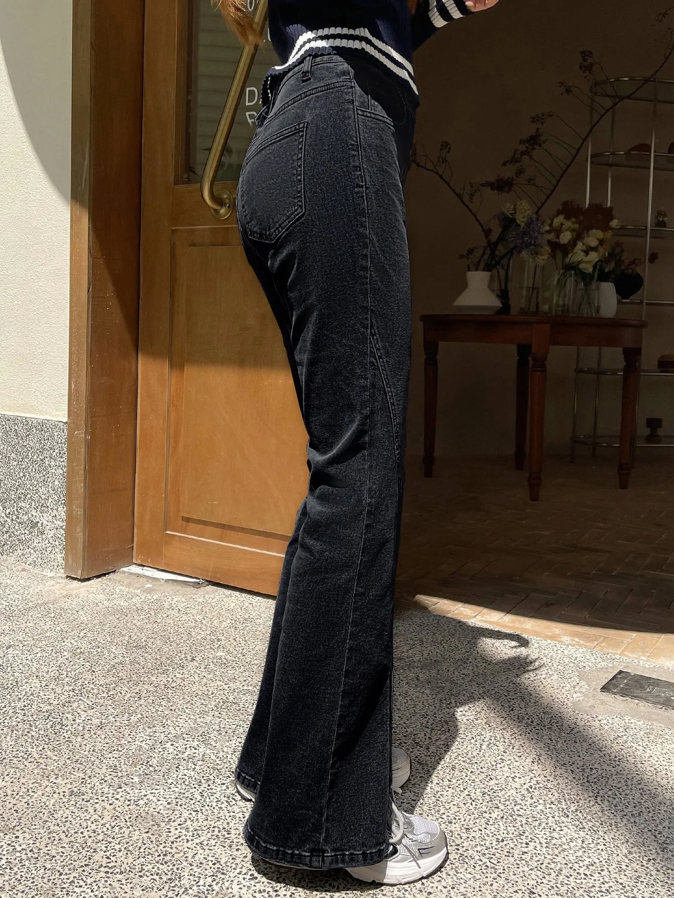 SHEIN DAZY Kpop Split Hem Flare Leg Jeans