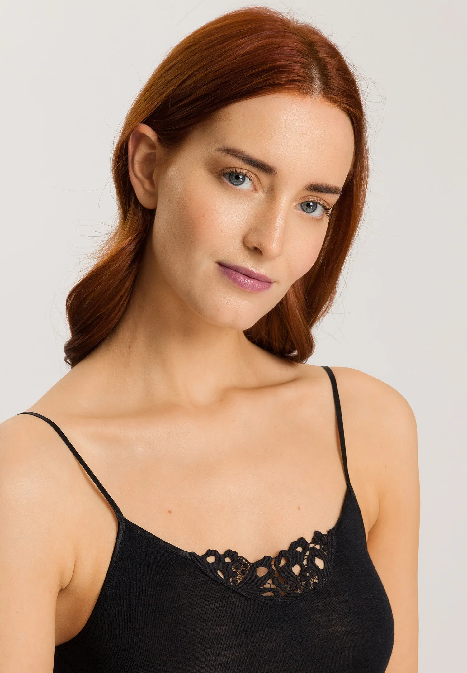 Woolen Silk W Embroidered Camisole | Black 71521-018
