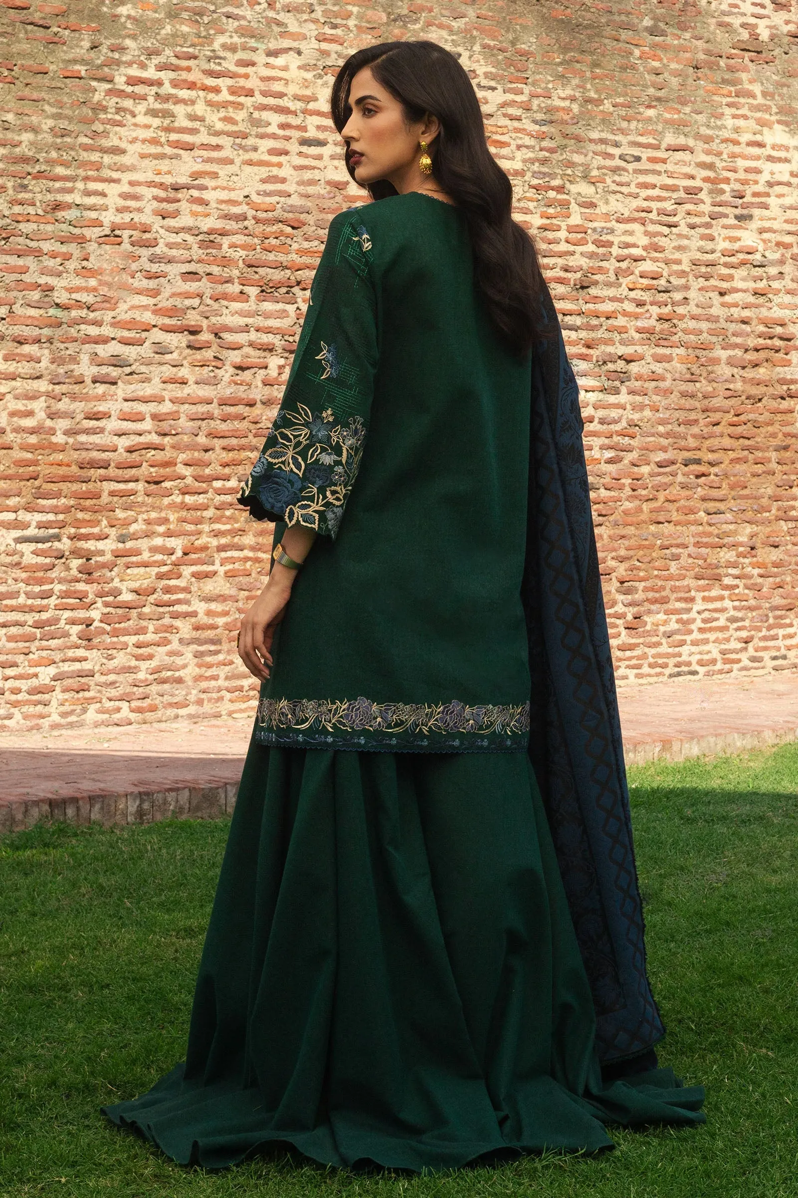 Zara Shahjahan Winter '24 – MINA-D7