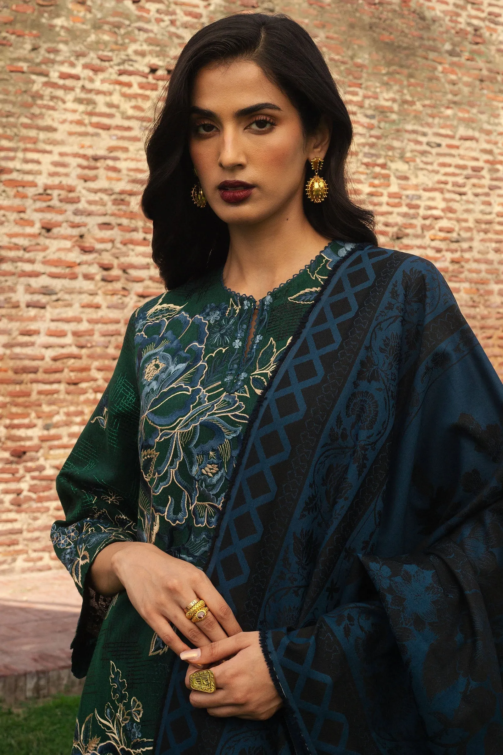 Zara Shahjahan Winter '24 – MINA-D7
