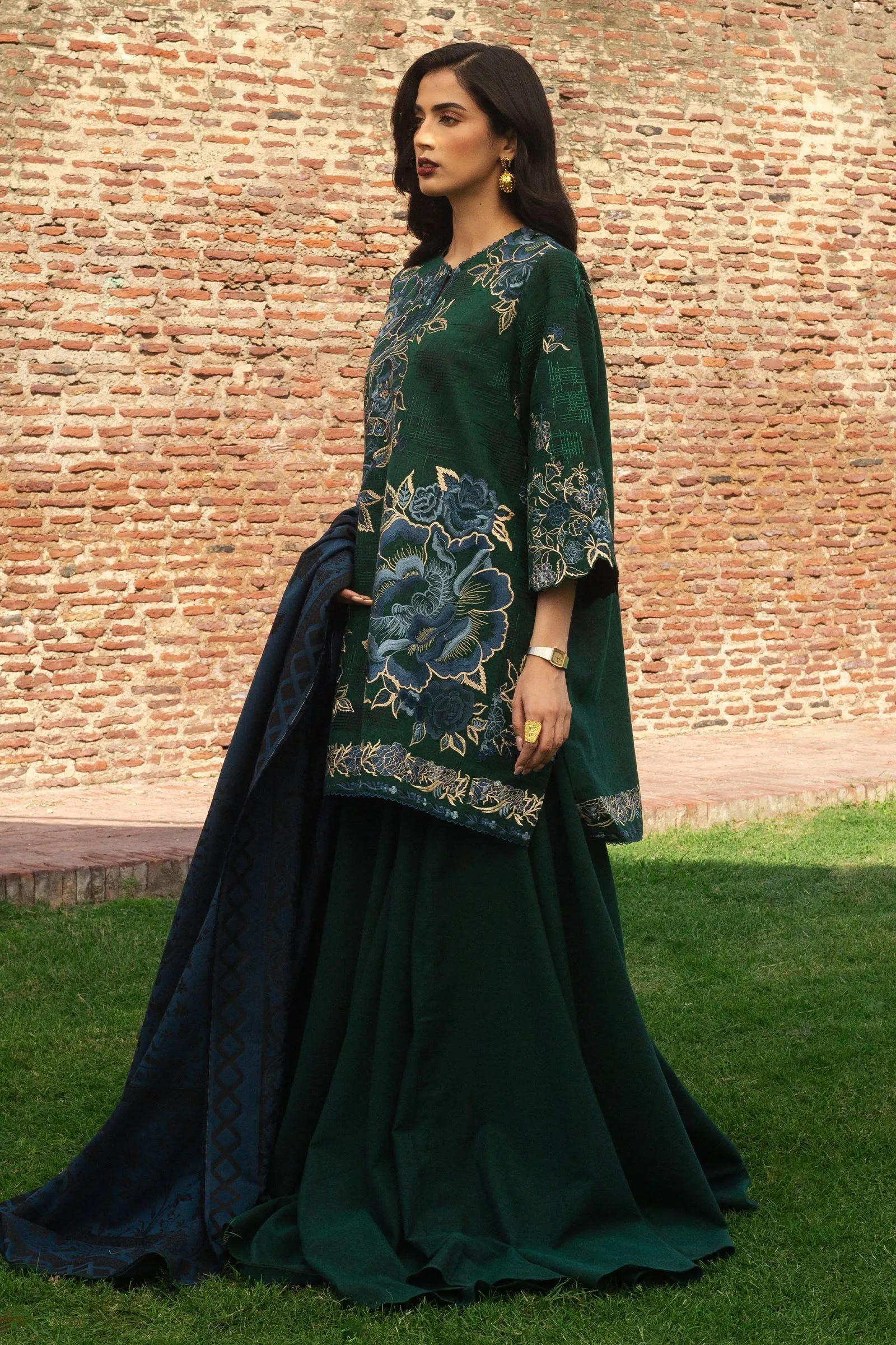 Zara Shahjahan Winter '24 – MINA-D7